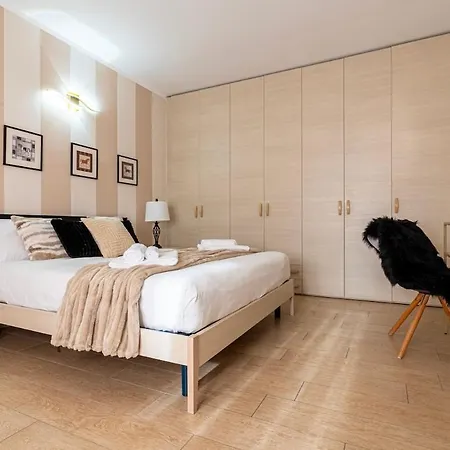 Apartment -porta Susa-centro- Elegante X5, Wi-fi - A-c