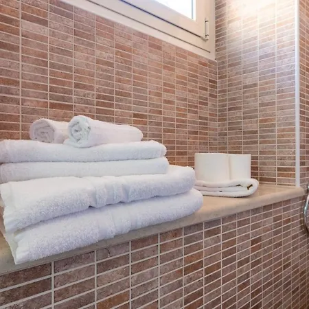 Apartment -porta Susa-centro- Elegante X5, Wi-fi - A-c *